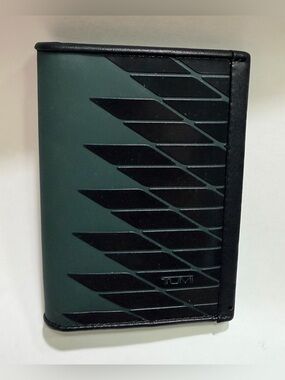 TUMI Multi Window ID Card Case Dark Green